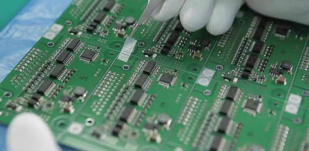 difference between rigid and flex PCBs Rigid vs Flex PCBs: What’s the Difference?