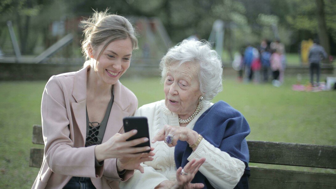 AI devices for elderly living alone AI Devices for Elderly People Living Alone